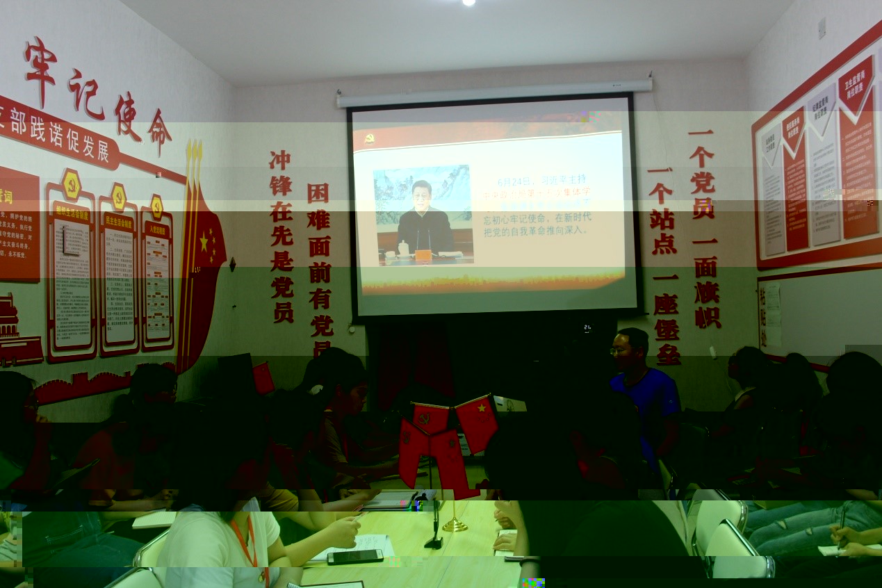 圖為李景軍老師授課